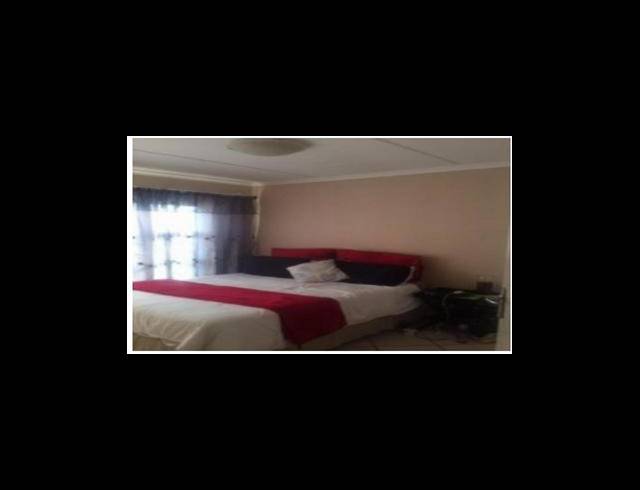 2 BEDROOM APARTMENT FOR SALE IN HALFWAY HOUSE